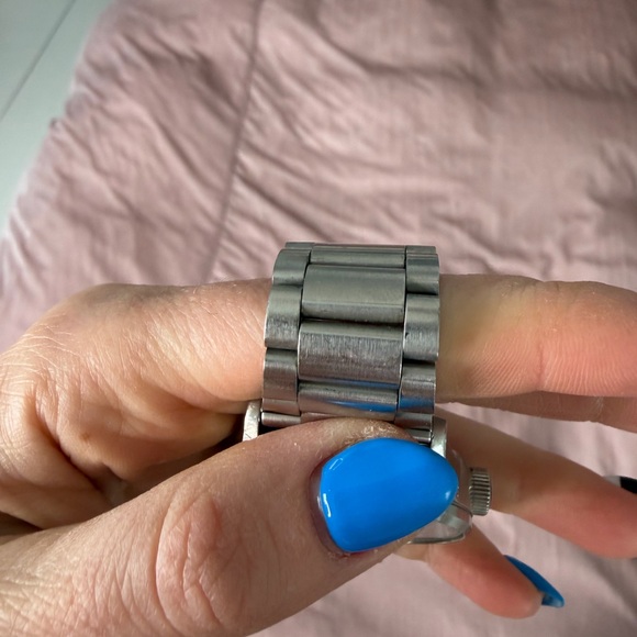 Nixon men’s watch. Needs battery. - Picture 3 of 4